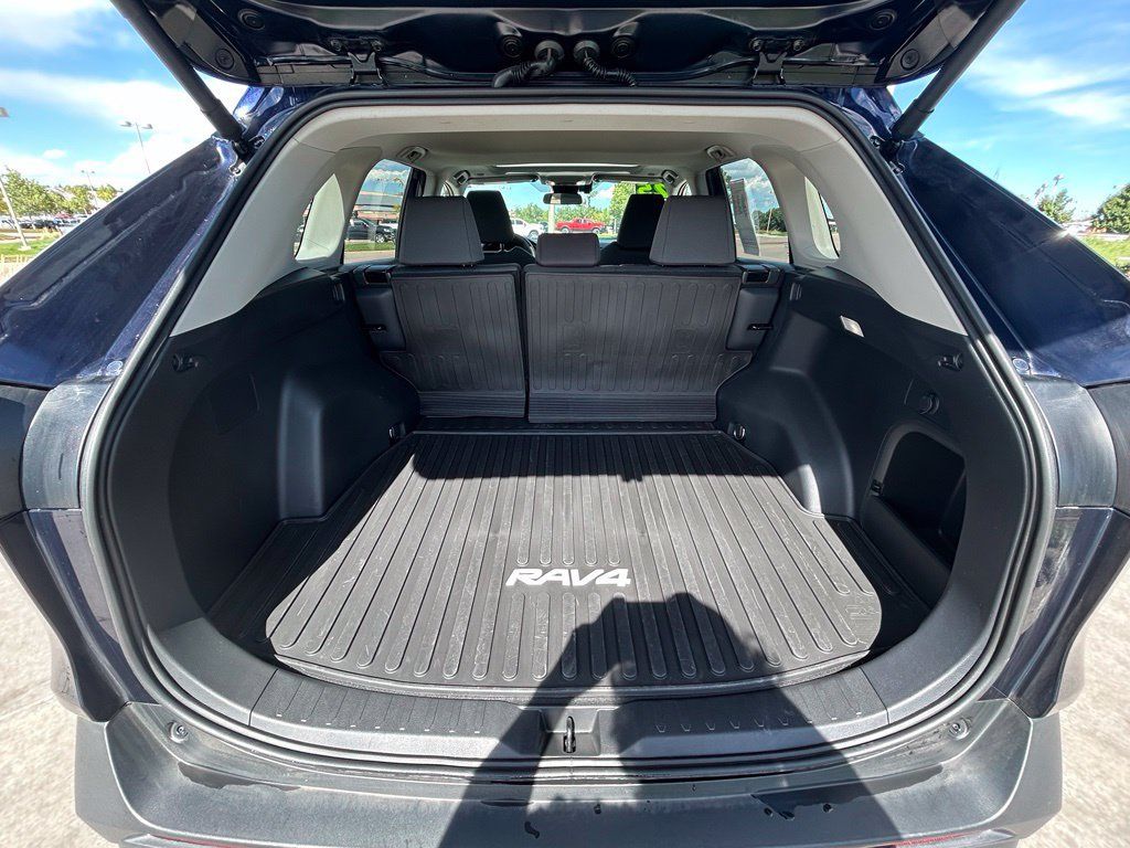 Used 2025 Toyota RAV4 XLE w/ Convenience Package AWD/4WD image 28