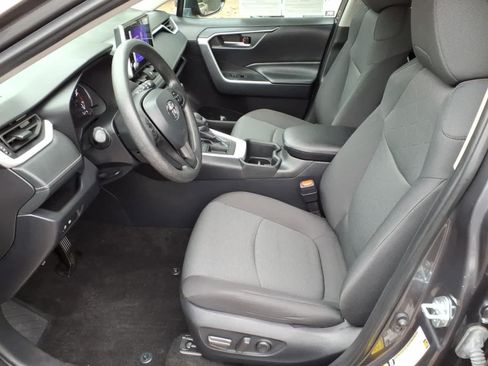 Used 2024 Toyota RAV4 XLE FWD image 15