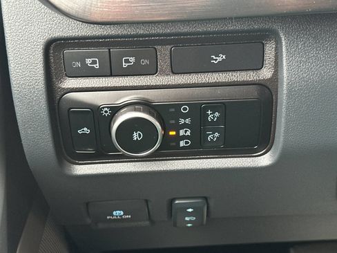 Used 2024 Ford F250 Lariat w/ Lariat Ultimate Package AWD/4WD image 38