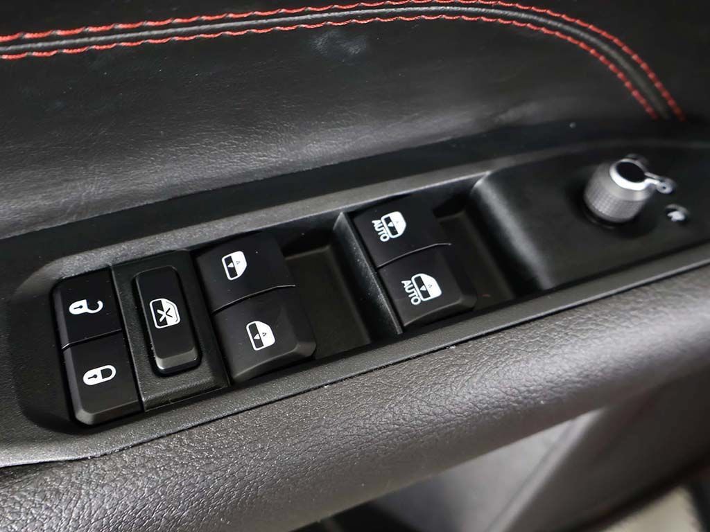 Used 2025 Jeep Compass Trailhawk AWD/4WD image 34