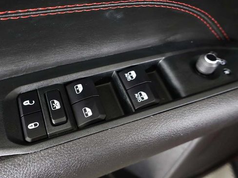 Used 2025 Jeep Compass Trailhawk AWD/4WD image 34