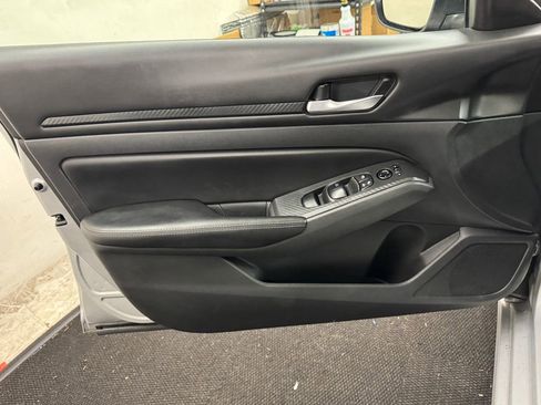 Used 2024 Nissan Altima 2.5 SV image 14