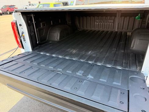 Used 2023 GMC Sierra 1500 SLT w/ SLT Premium Package image 25