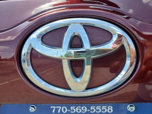 Used 2018 Toyota Highlander Plus FWD image 10