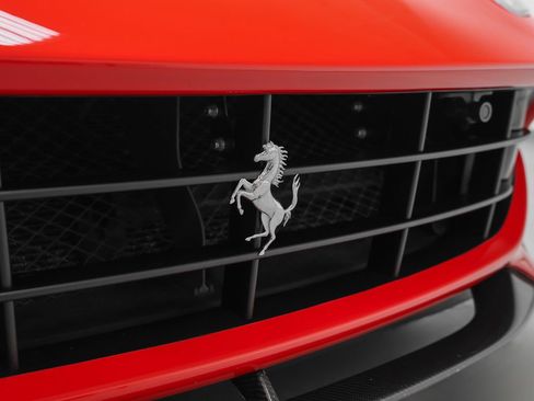 Certified 2014 Ferrari F12 Berlinetta RWD image 5