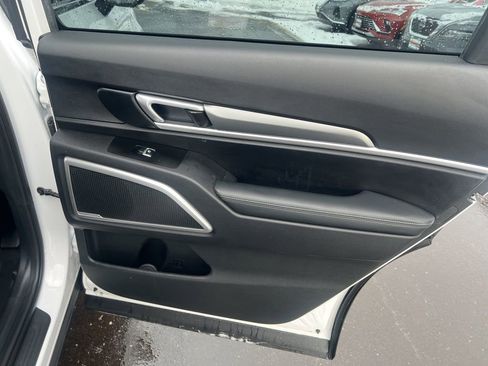 Used 2021 Kia Telluride LX image 16