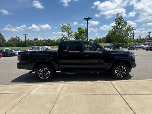 Used 2023 Toyota Tacoma TRD Sport RWD image 5