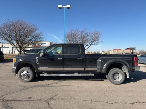 Used 2017 Ford F350 Lariat w/ Chrome Package image 7