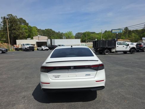 Used 2025 Honda Accord Sport image 4