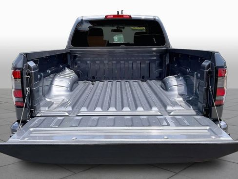 Used 2025 Nissan Frontier SV RWD image 33
