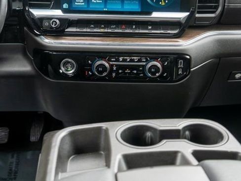 Used 2023 Chevrolet Silverado 1500 LT AWD/4WD image 17
