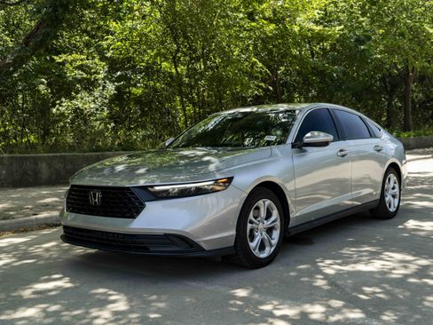 Used 2024 Honda Accord LX image 5
