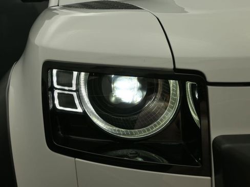 Used 2020 Land Rover Defender 110 HSE AWD/4WD image 10