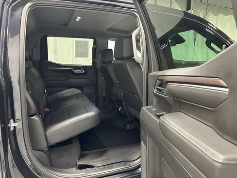 Used 2025 GMC Sierra 1500 SLT AWD/4WD image 52