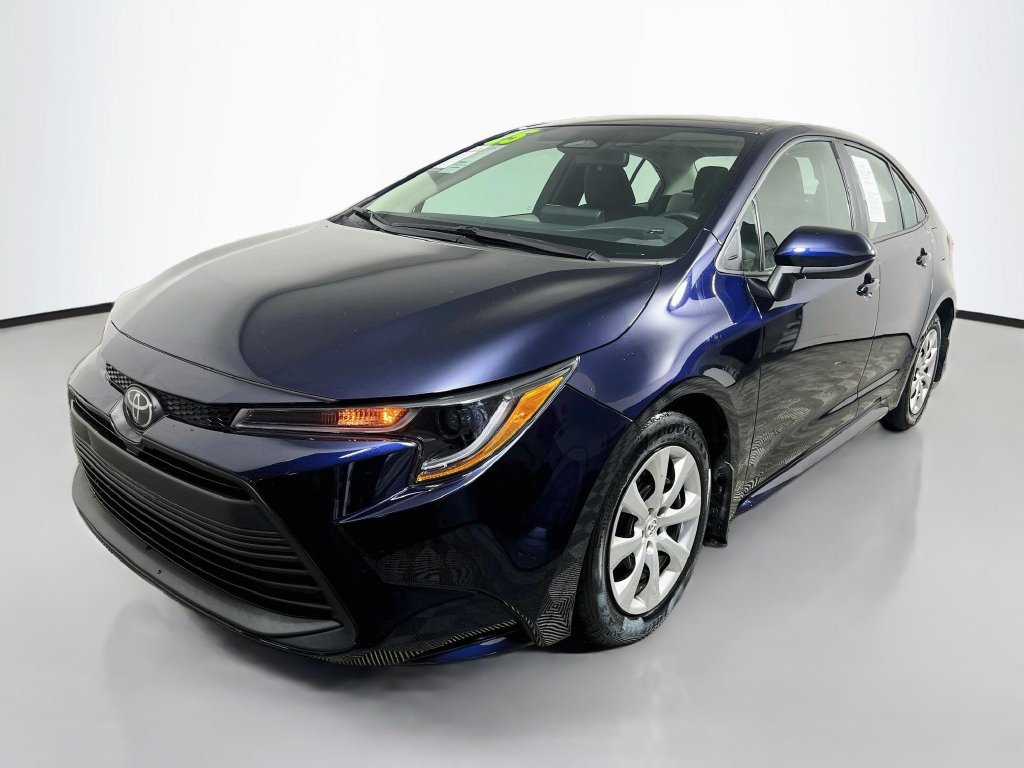 Used 2025 Toyota Corolla LE FWD image 7
