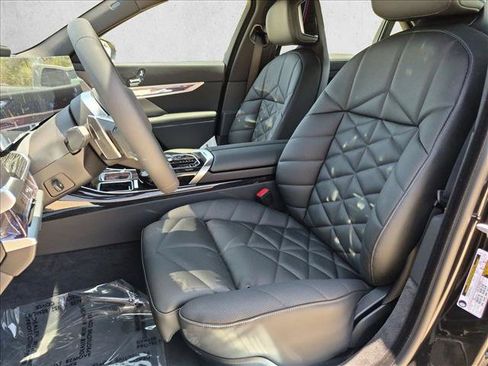New 2026 BMW 740i RWD image 4