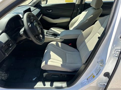 Used 2025 Honda Accord SE image 30