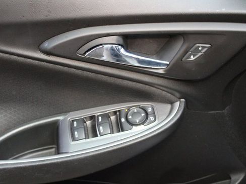 Used 2022 Chevrolet Malibu LT image 14