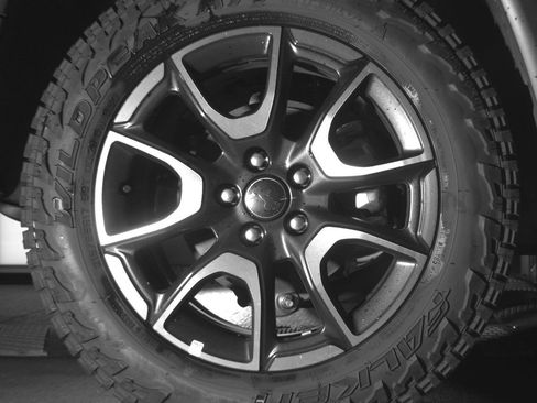 Used 2025 Jeep Compass Trailhawk AWD/4WD image 15