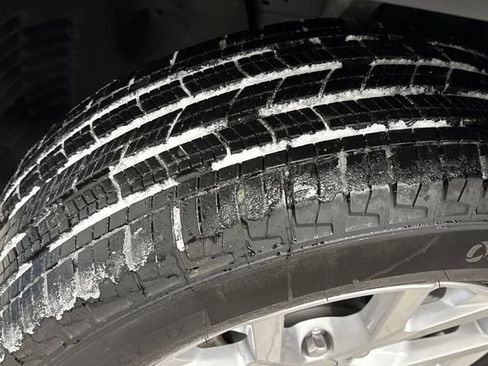 Used 2023 Jeep Grand Cherokee Limited w/ Luxury Tech Group II image 39