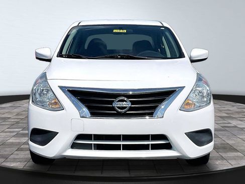 Used 2019 Nissan Versa S Plus FWD image 2