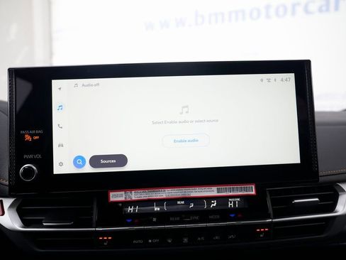 Used 2025 Toyota Sienna XLE Woodland Edition image 47