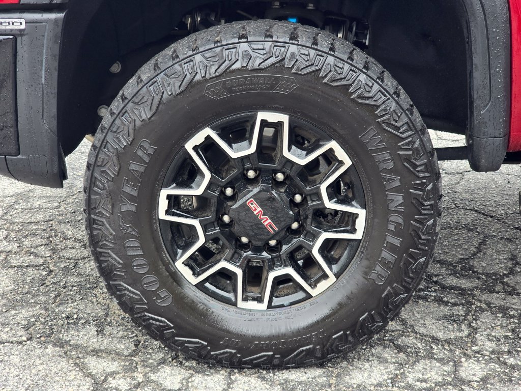 Used 2025 GMC Sierra 2500 AT4X AWD/4WD image 12