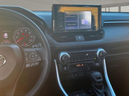 Used 2021 Toyota RAV4 XLE w/ Convenience Package image 9