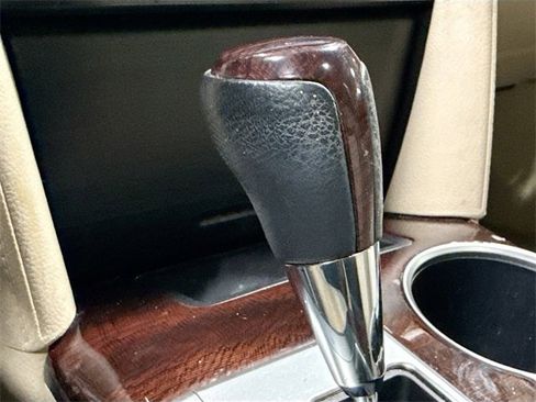 Used 2014 Toyota Camry XLE image 16