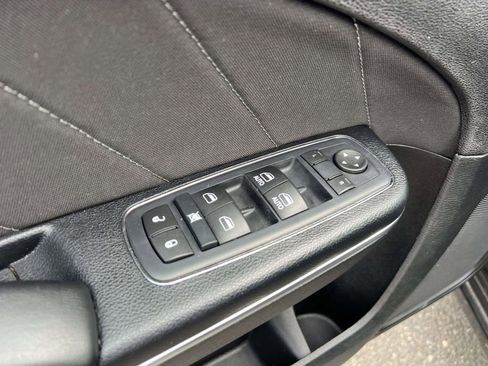 Used 2016 Dodge Charger SXT w/ Navigation & Travel Group image 19