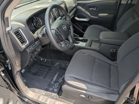 Certified 2024 Nissan Frontier SV w/ SV Convenience Package RWD image 9