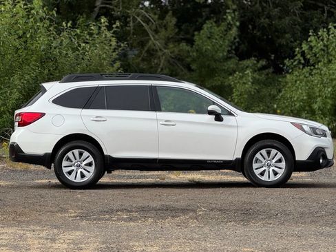 Used 2019 Subaru Outback 2.5i Premium AWD/4WD image 8