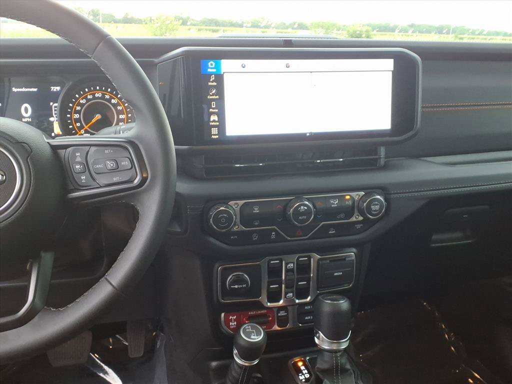 Used 2026 Jeep Gladiator Mojave AWD/4WD image 7