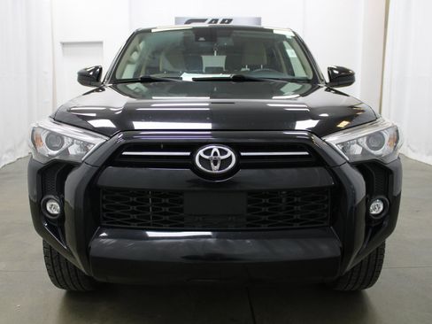Used 2021 Toyota 4Runner SR5 image 3