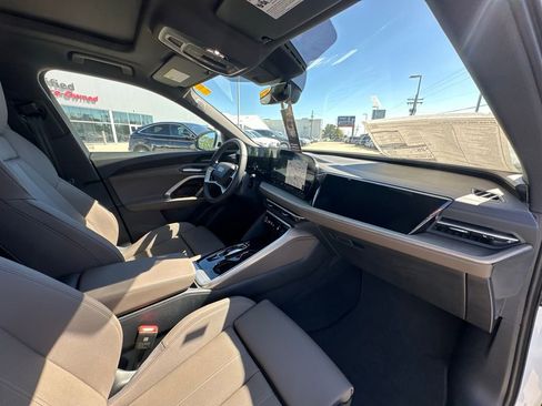 New 2025 Audi Q5 Premium Plus image 31
