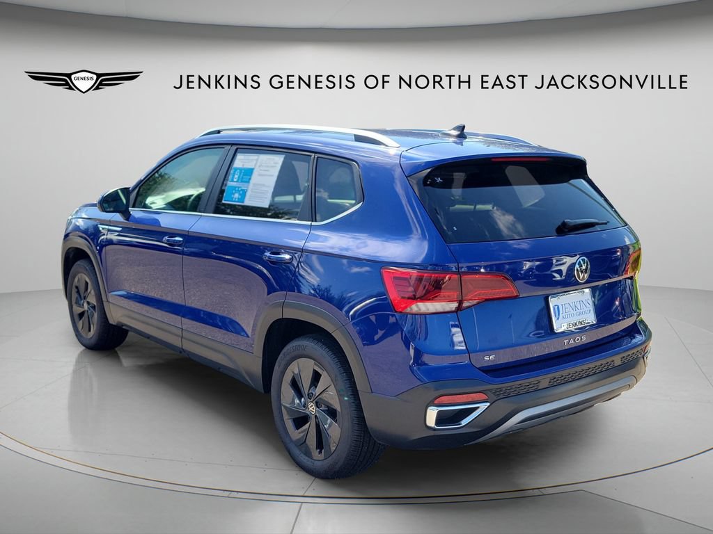Used 2023 Volkswagen Taos SE FWD image 4