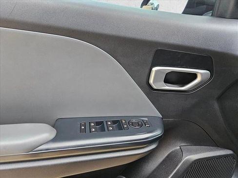Used 2025 Kia K4 FWD image 23
