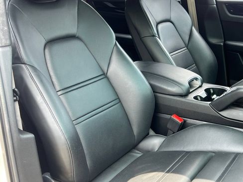 Certified 2023 Porsche Cayenne Platinum Edition AWD/4WD image 17