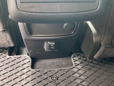 Used 2016 GMC Acadia SLE FWD image 30