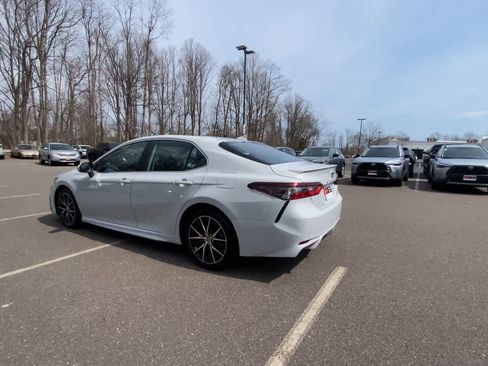 Used 2023 Toyota Camry SE w/ Cold Weather Package image 6