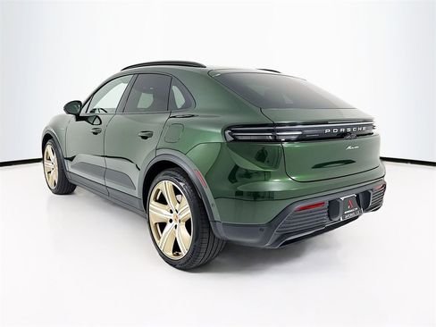 Used 2025 Porsche Macan Electric image 3