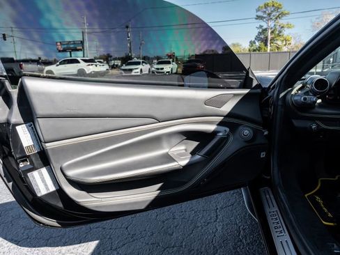 Used 2020 Ferrari F8 Tributo image 54