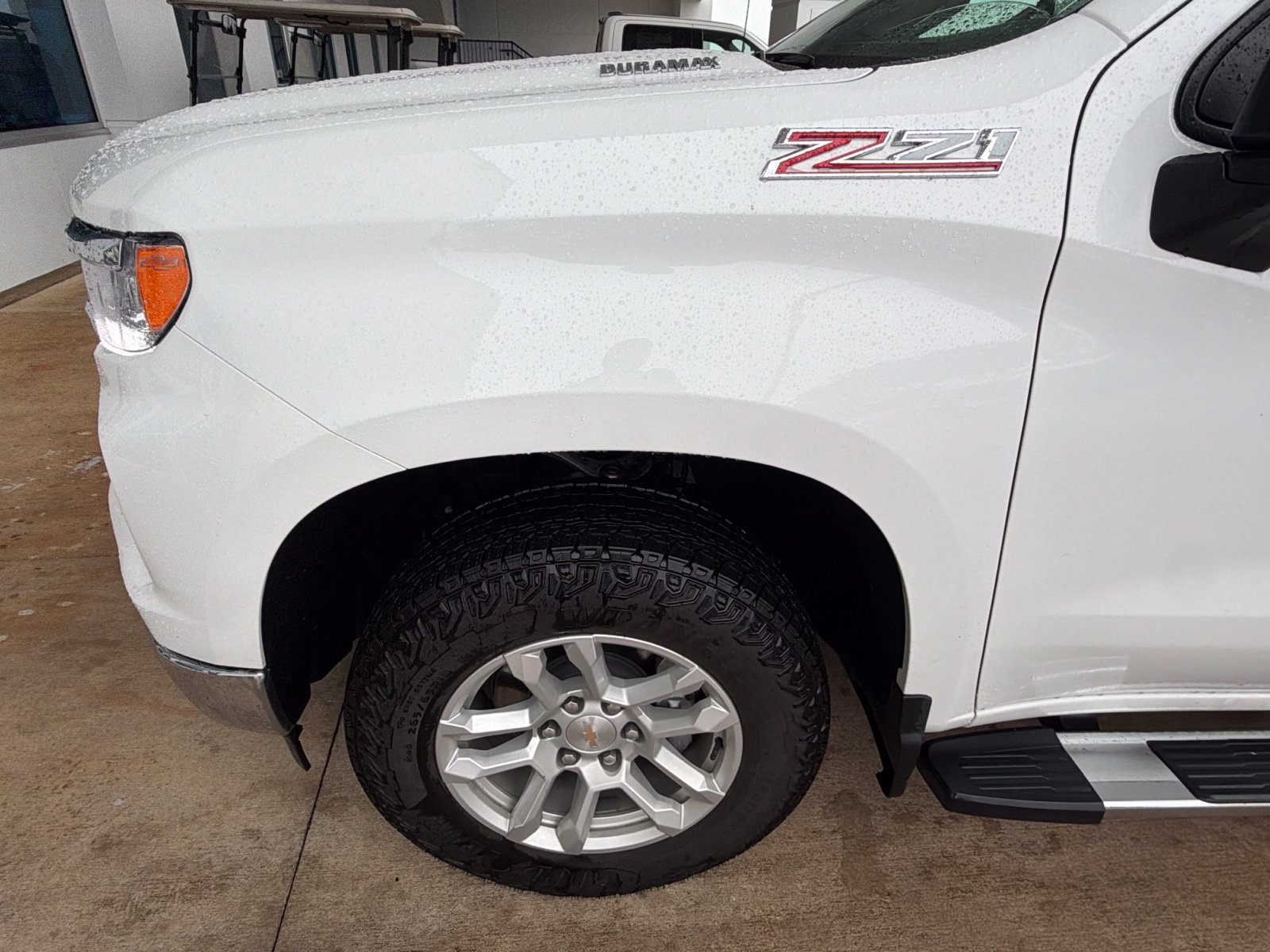 Used 2026 Chevrolet Silverado 1500 LT AWD/4WD image 3