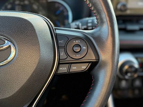 Used 2022 Toyota RAV4 SE w/ Weather & Moonroof Package image 13