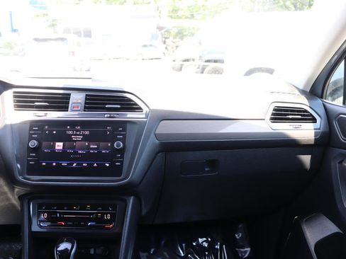 Used 2024 Volkswagen Tiguan SE FWD image 20