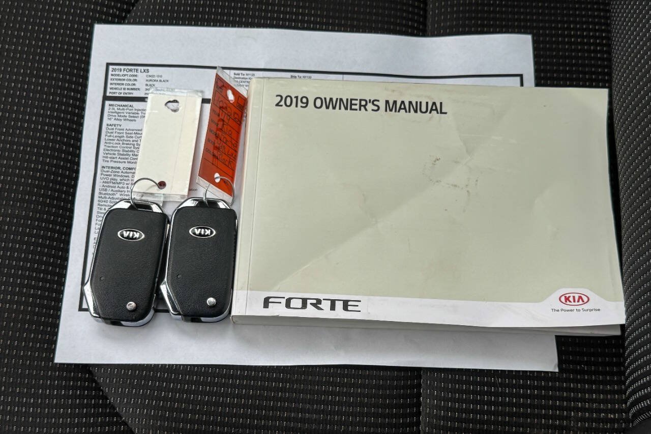 Used 2019 Kia Forte LXS FWD image 27