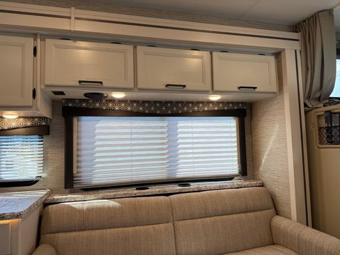 Used 2022 Ford E-450 and Econoline 450 Super Duty w/ Motorhome Prep Package RWD image 43