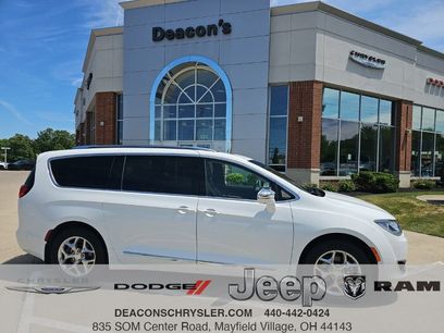 Certified 2019 Chrysler Pacifica Limited w/ Advanced Safetytec Group