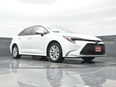 Used 2023 Toyota Corolla LE image 25