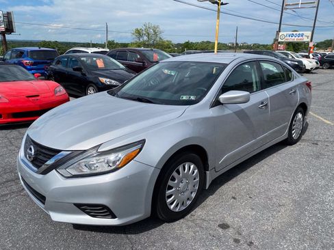Used 2017 Nissan Altima 2.5 S w/ Power Driver Seat Package FWD image 1